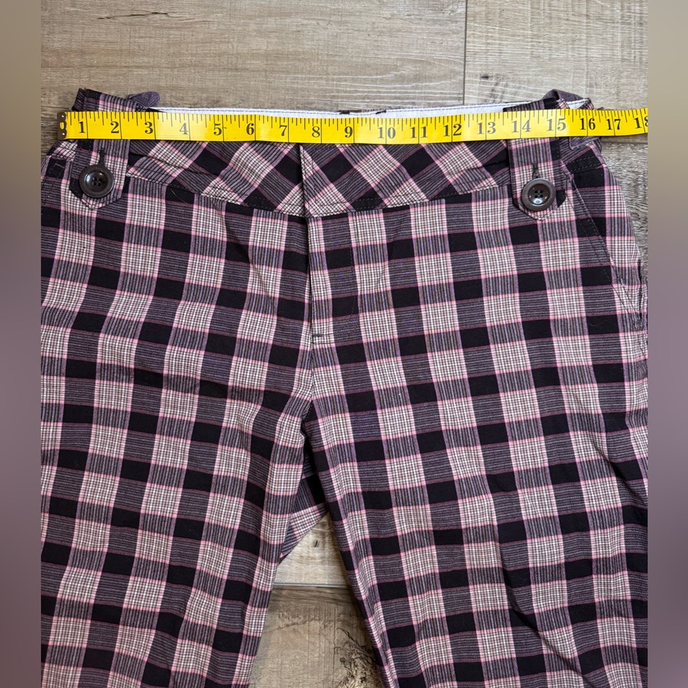 Lost Black and Pink Plaid Women's Cropped Pants - Picture 7 of 12